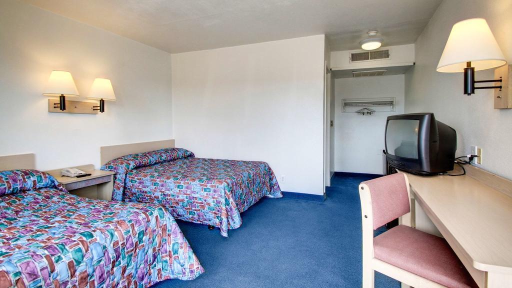 Motel 6 Des Moines South - Airport Exterior foto