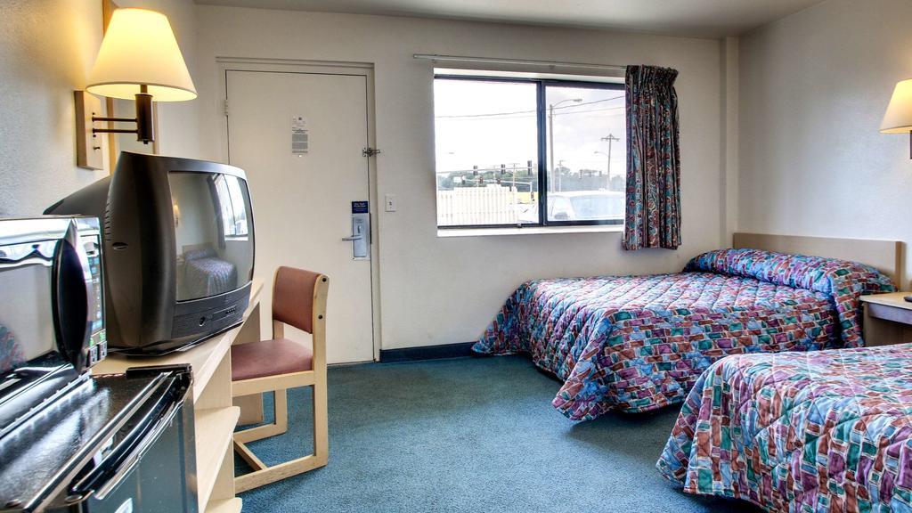 Motel 6 Des Moines South - Airport Exterior foto