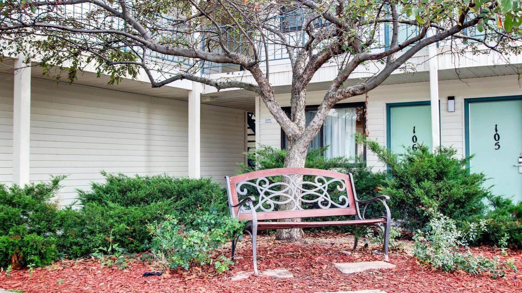 Motel 6 Des Moines South - Airport Exterior foto