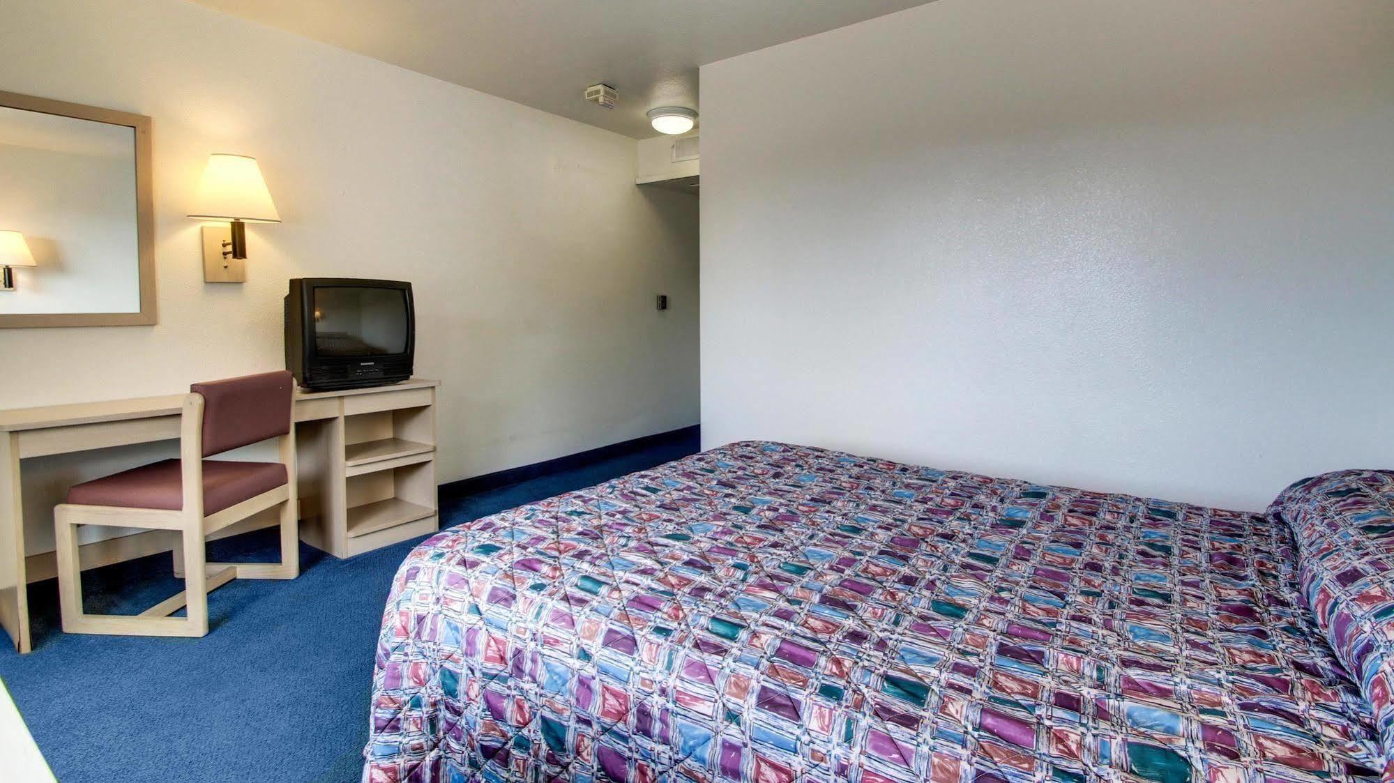 Motel 6 Des Moines South - Airport Exterior foto
