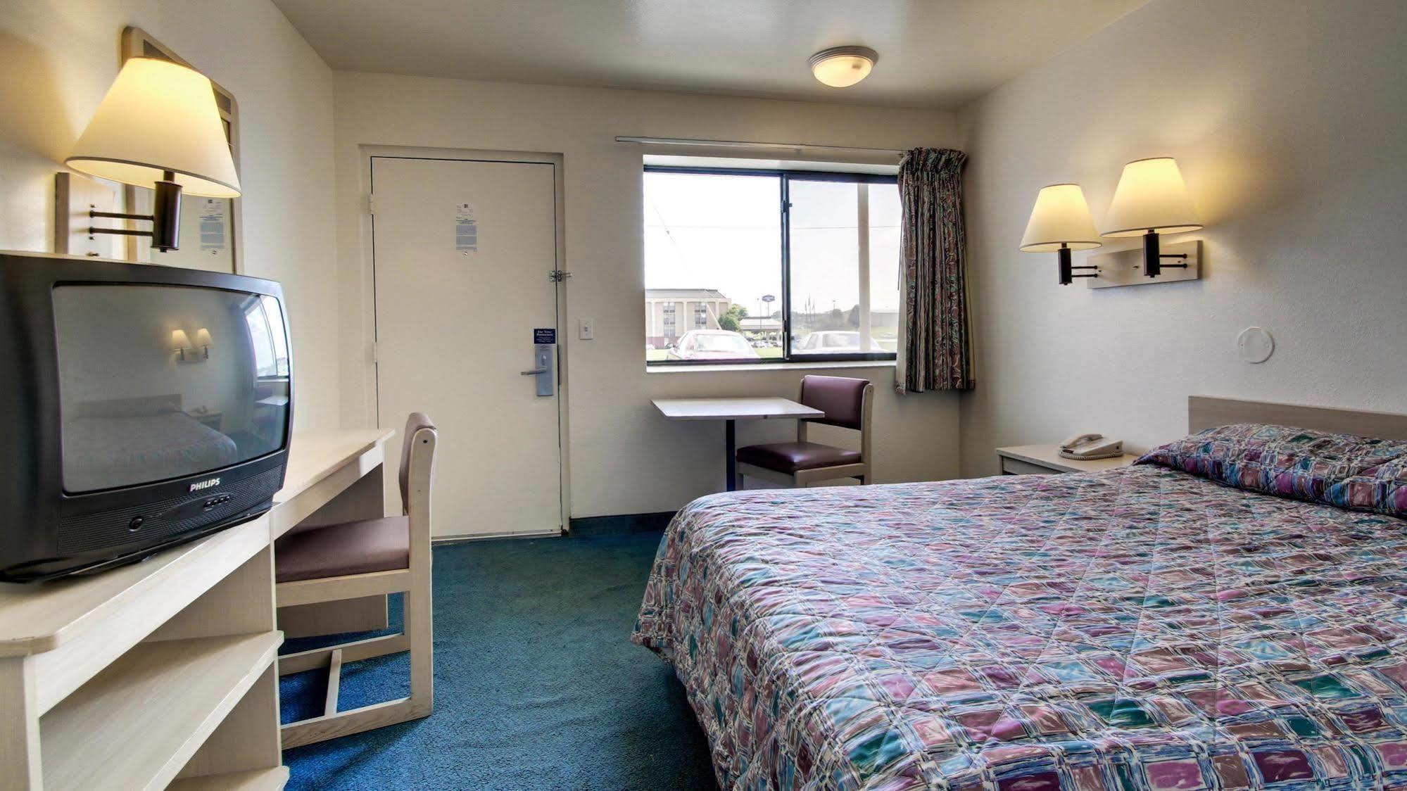 Motel 6 Des Moines South - Airport Exterior foto